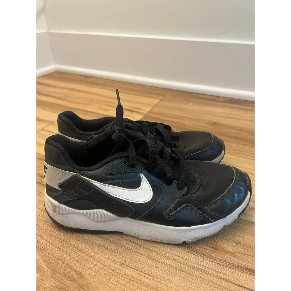 Nike‎ LD Victory Kids Boys 6 Sneakers Black White Athletic Running Shoes